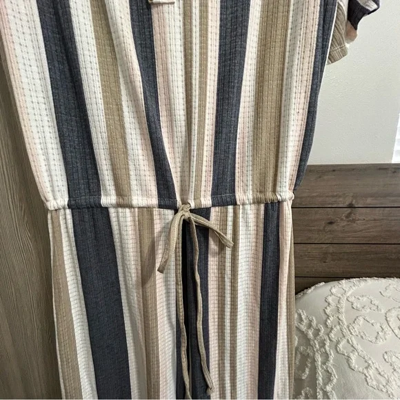 LulaRoe Woman’s 3XL Wide Leg Romper. Beautiful colors and softness. New. - Picture 3 of 7